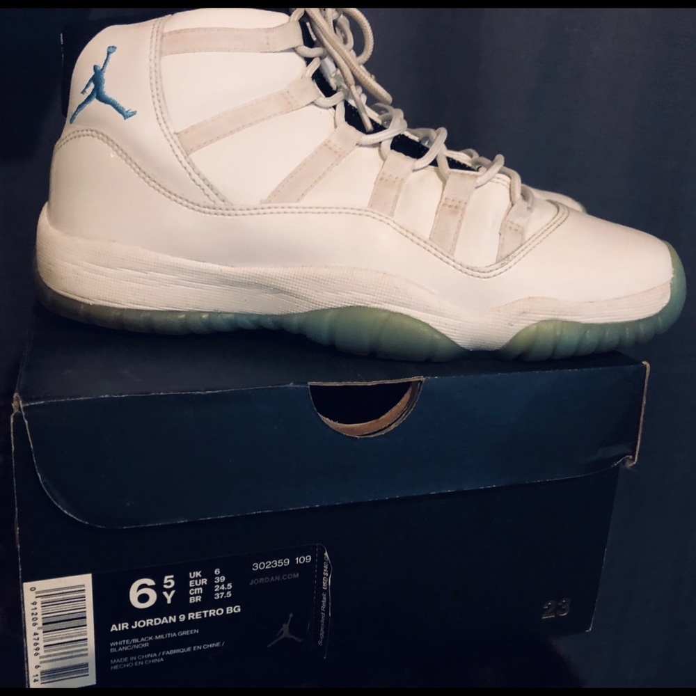 Air Jordan 11 Retro Size 6.5 "Legend Blue" used